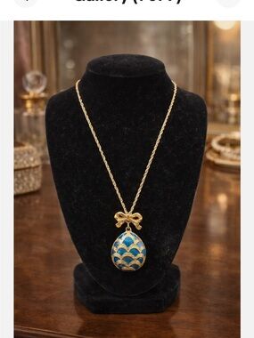 VTG Avon Gold Bow Necklace with Blue Enamel Egg Pendant